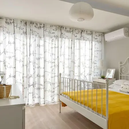 Pagaresto Split-sunny Oasis With Free Parking Split